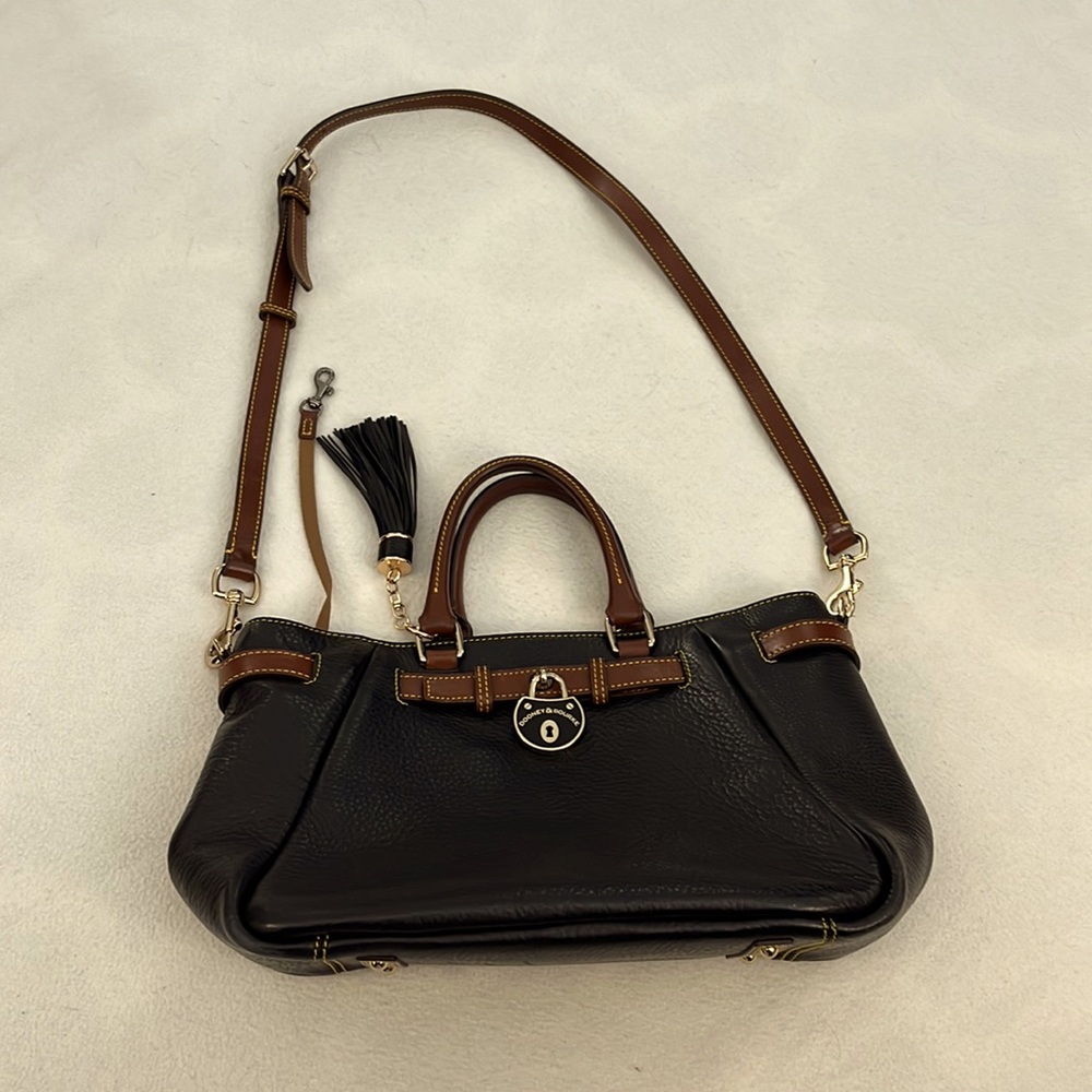 Dooney and Bourke Black Rich pebble leather crossbody bag - Picture 2 of 9